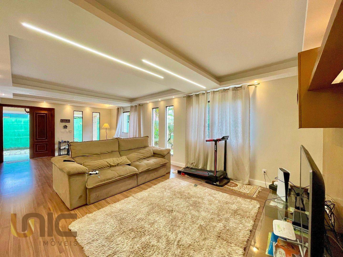 Casa à venda com 5 quartos, 318m² - Foto 7