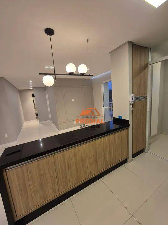 Apartamento à venda com 2 quartos, 63m² - Foto 2