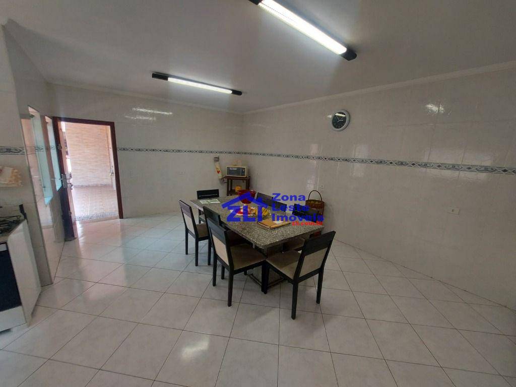 Sobrado à venda com 3 quartos, 380m² - Foto 24