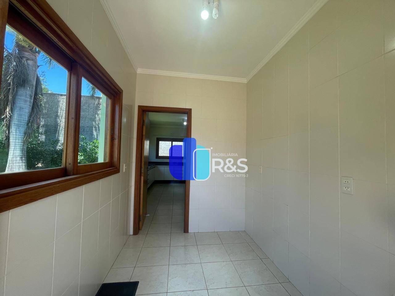 Casa para alugar com 3 quartos, 253m² - Foto 45