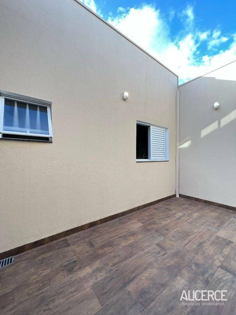 Casa à venda com 2 quartos, 120m² - Foto 13