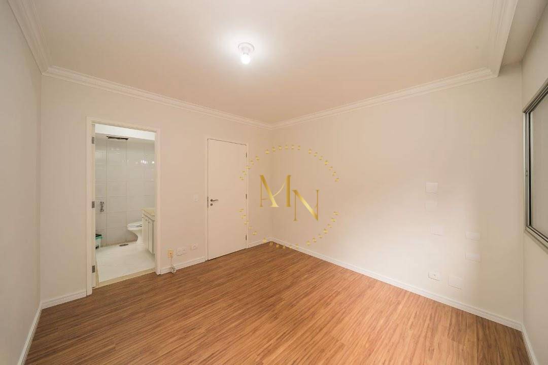 Apartamento à venda com 4 quartos, 157m² - Foto 8