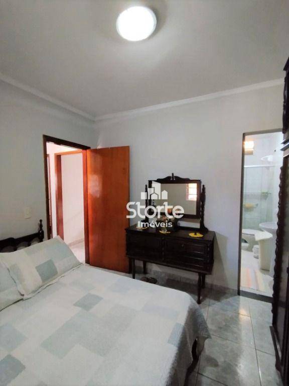 Casa à venda com 3 quartos, 169m² - Foto 9