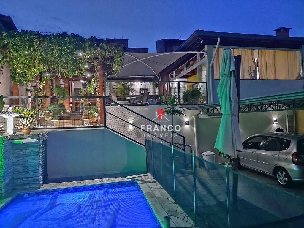 Casa à venda com 3 quartos, 210m² - Foto 29