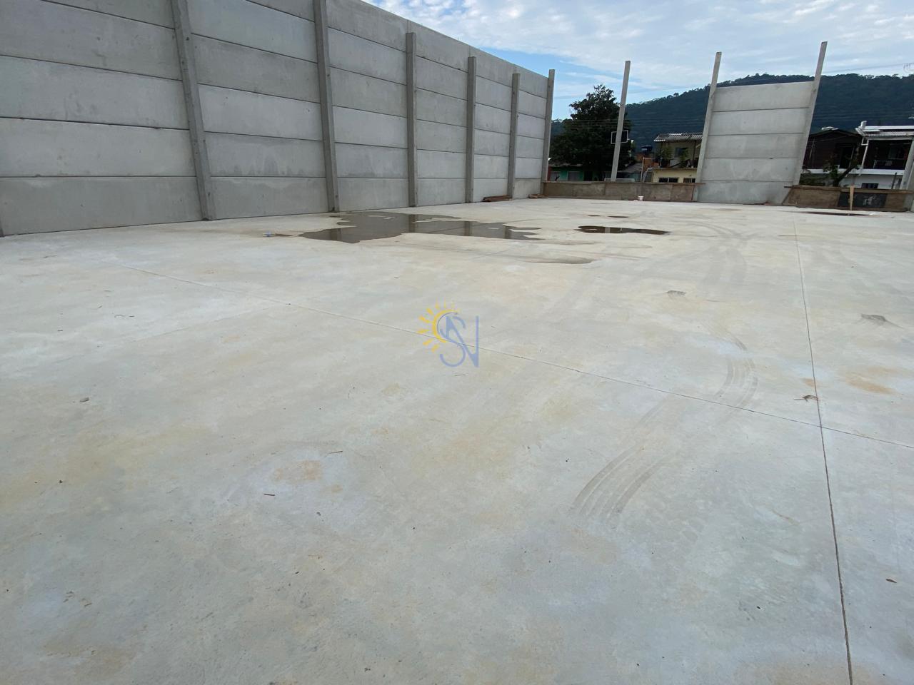 Depósito-Galpão-Armazém para alugar, 700m² - Foto 1