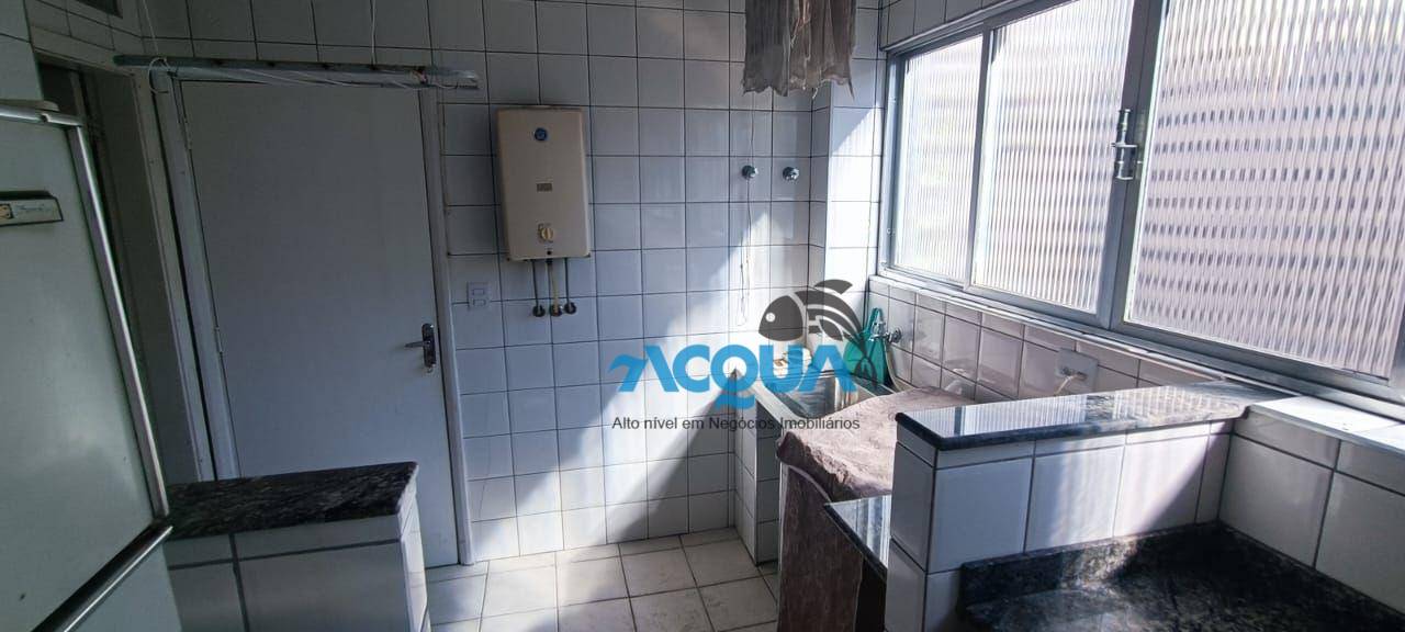 Apartamento à venda com 3 quartos, 150m² - Foto 3