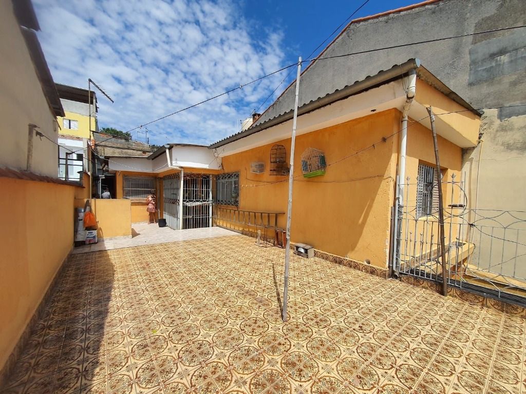 Sobrado à venda com 3 quartos, 200m² - Foto 2