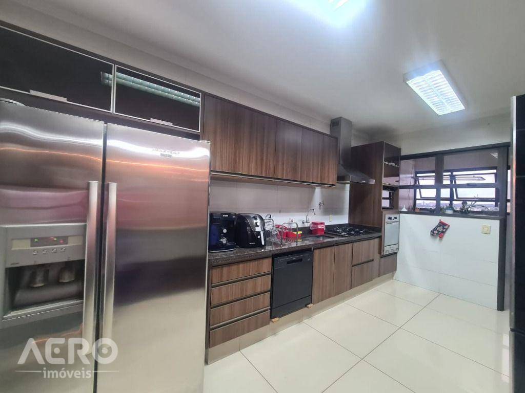 Apartamento à venda com 3 quartos, 140m² - Foto 24