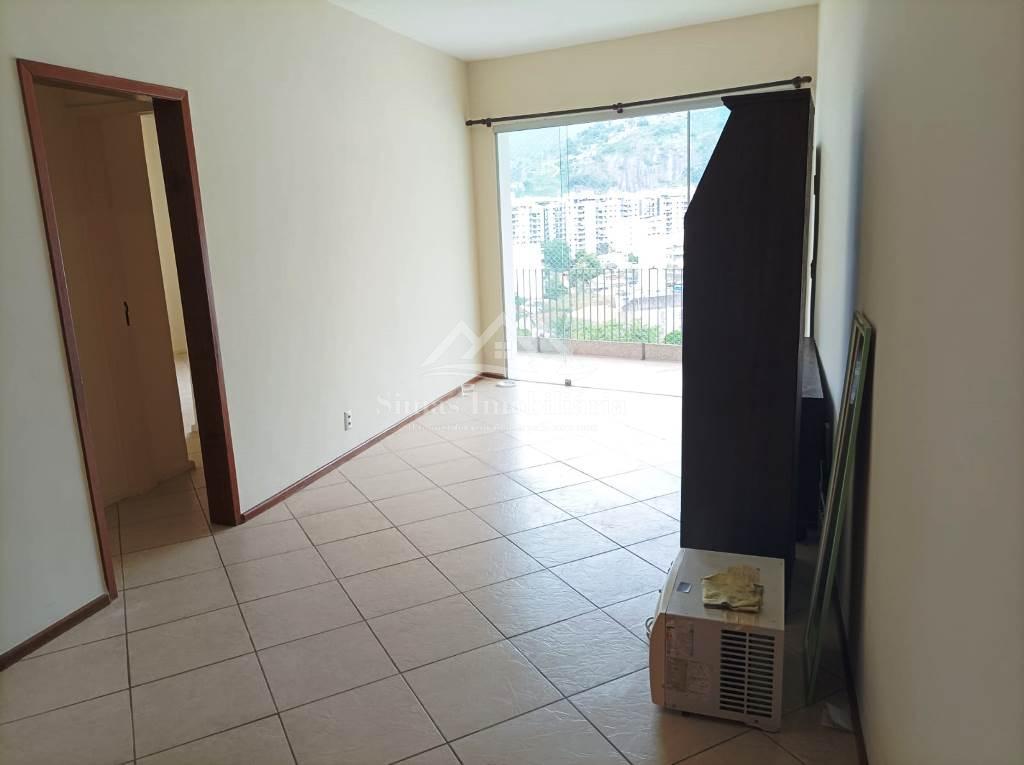 Apartamento à venda com 3 quartos, 100m² - Foto 2