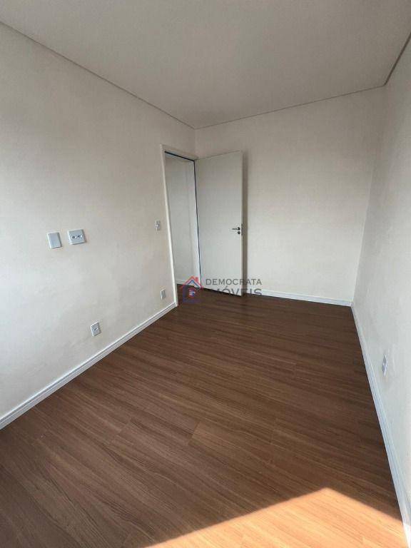 Apartamento à venda com 2 quartos, 41m² - Foto 7