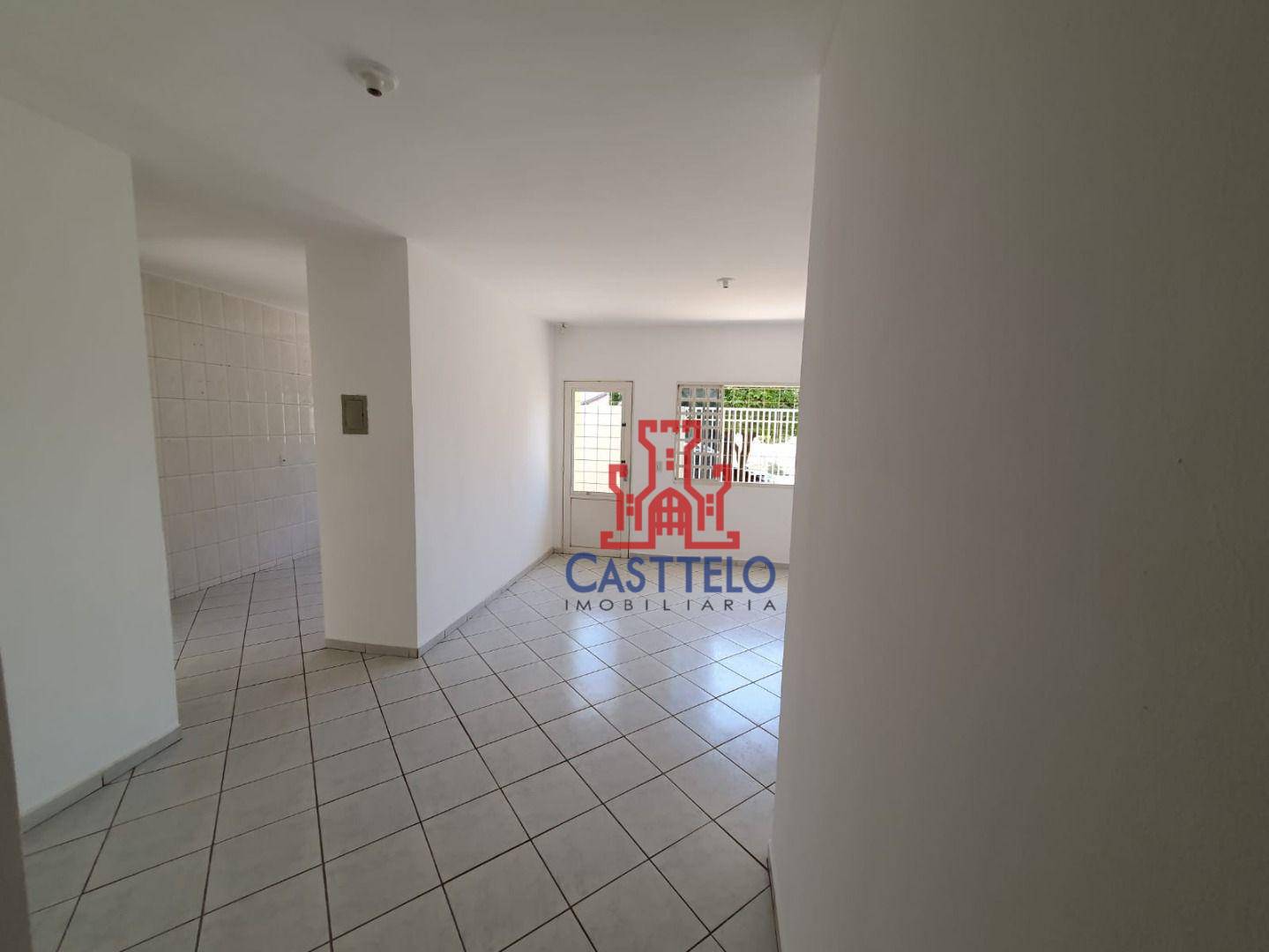 Casa à venda com 3 quartos, 100m² - Foto 5