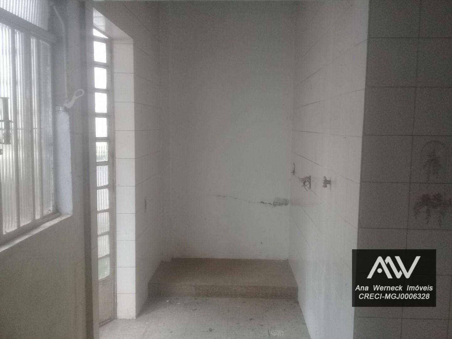 Casa à venda com 10 quartos, 200m² - Foto 9