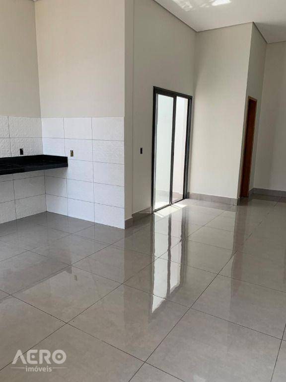 Casa à venda com 3 quartos, 138m² - Foto 3