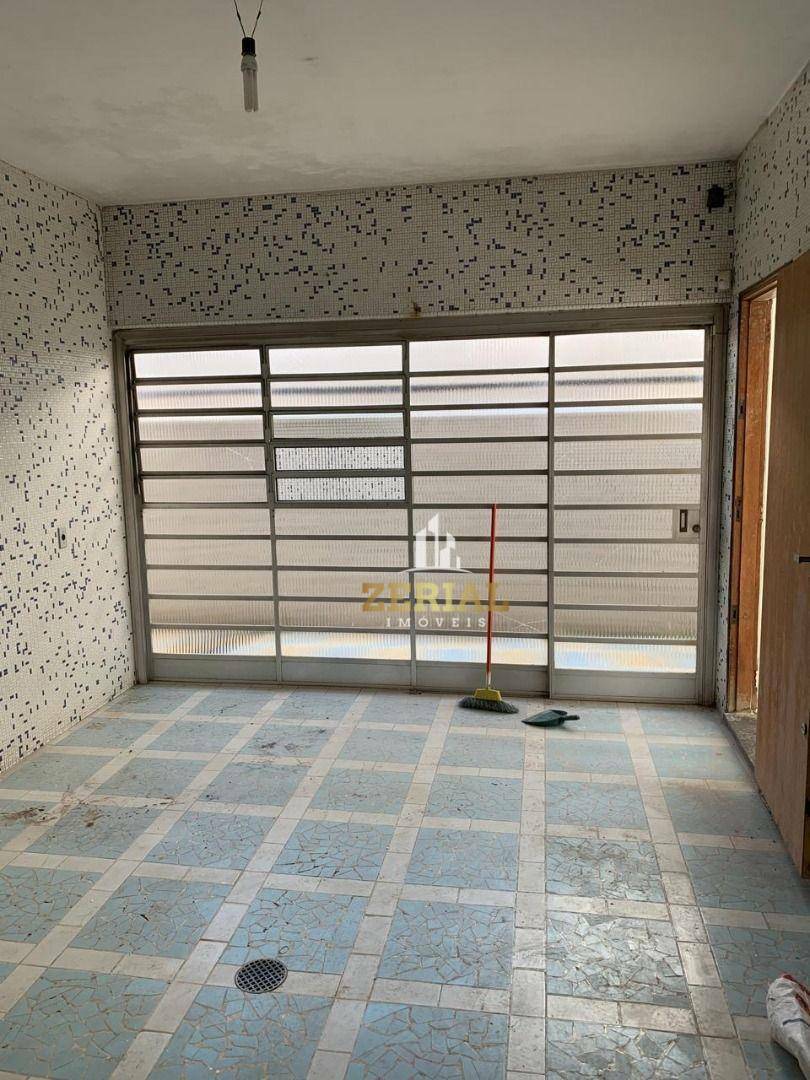 Casa para alugar com 5 quartos, 300m² - Foto 14