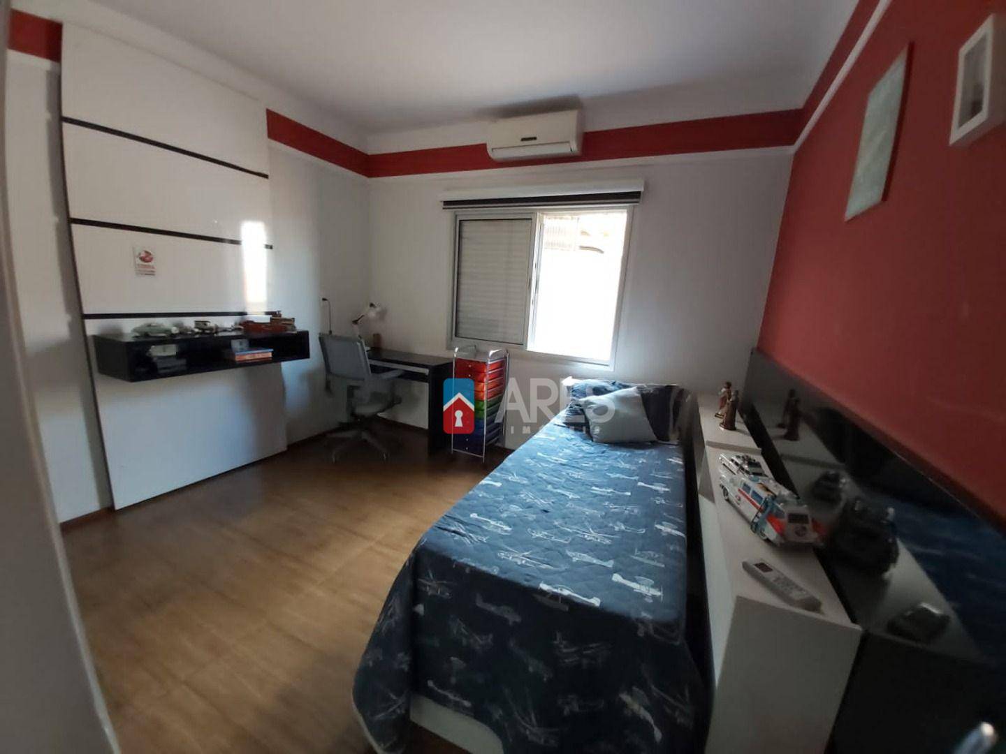 Casa para alugar com 3 quartos, 230m² - Foto 14