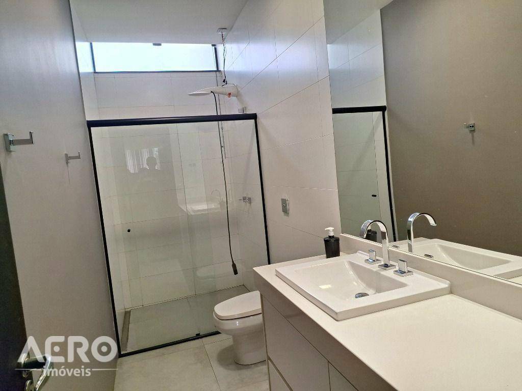 Casa à venda e aluguel com 3 quartos, 395m² - Foto 8