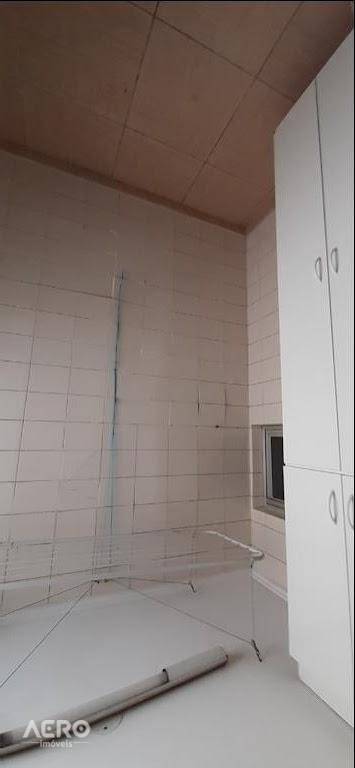 Apartamento à venda com 3 quartos, 74m² - Foto 2