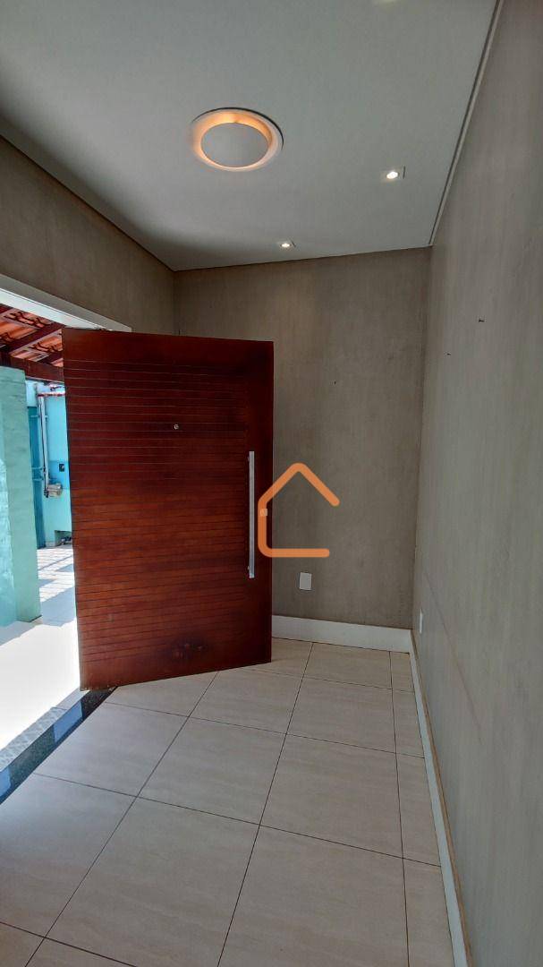 Casa à venda com 3 quartos, 180m² - Foto 4