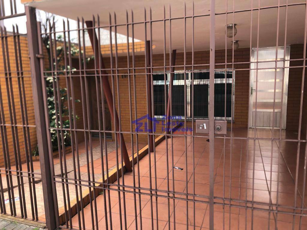 Sobrado à venda com 2 quartos, 200m² - Foto 2