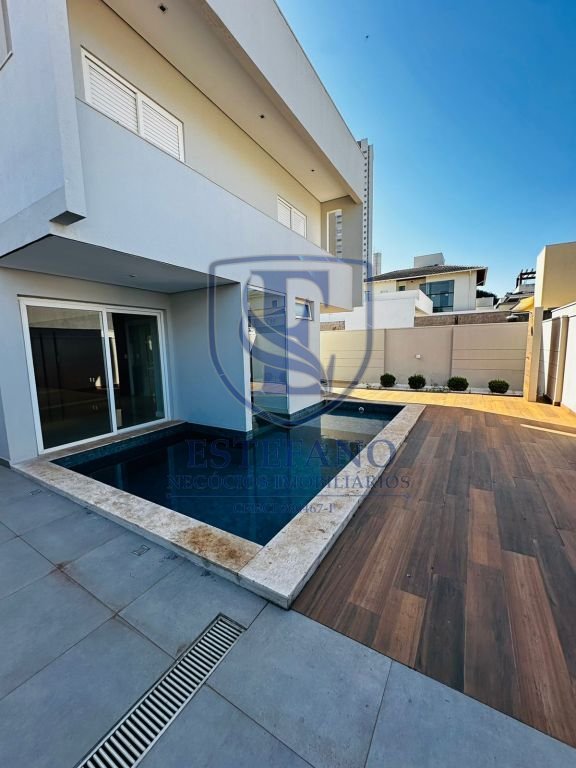 Casa à venda e aluguel com 3 quartos, 360m² - Foto 15