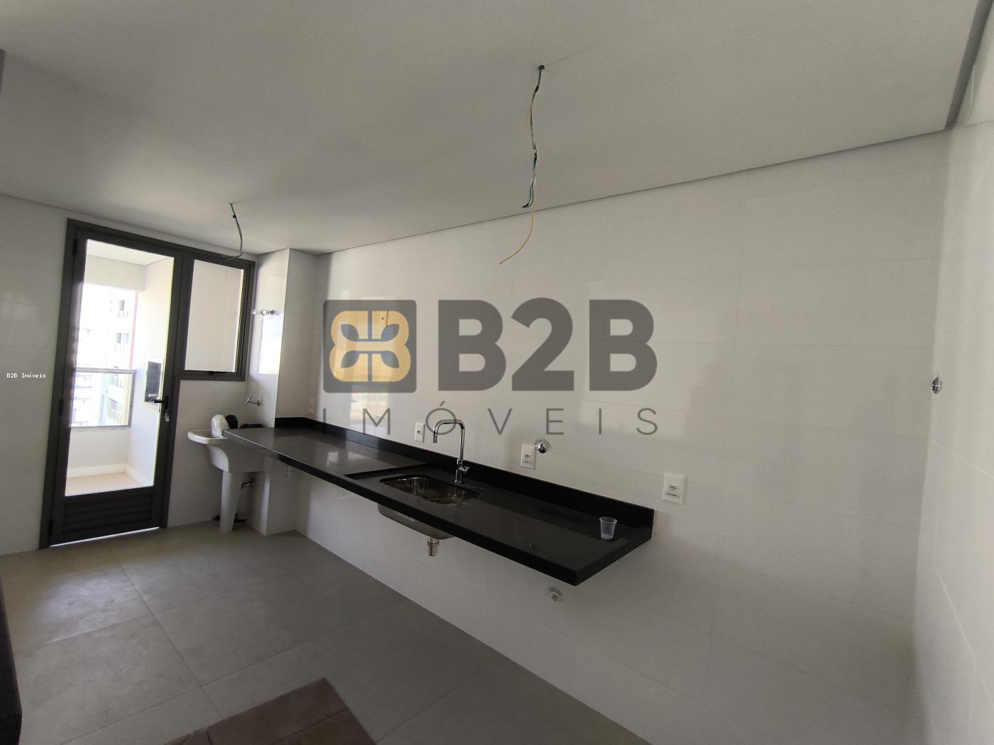 Apartamento à venda com 3 quartos, 117m² - Foto 2