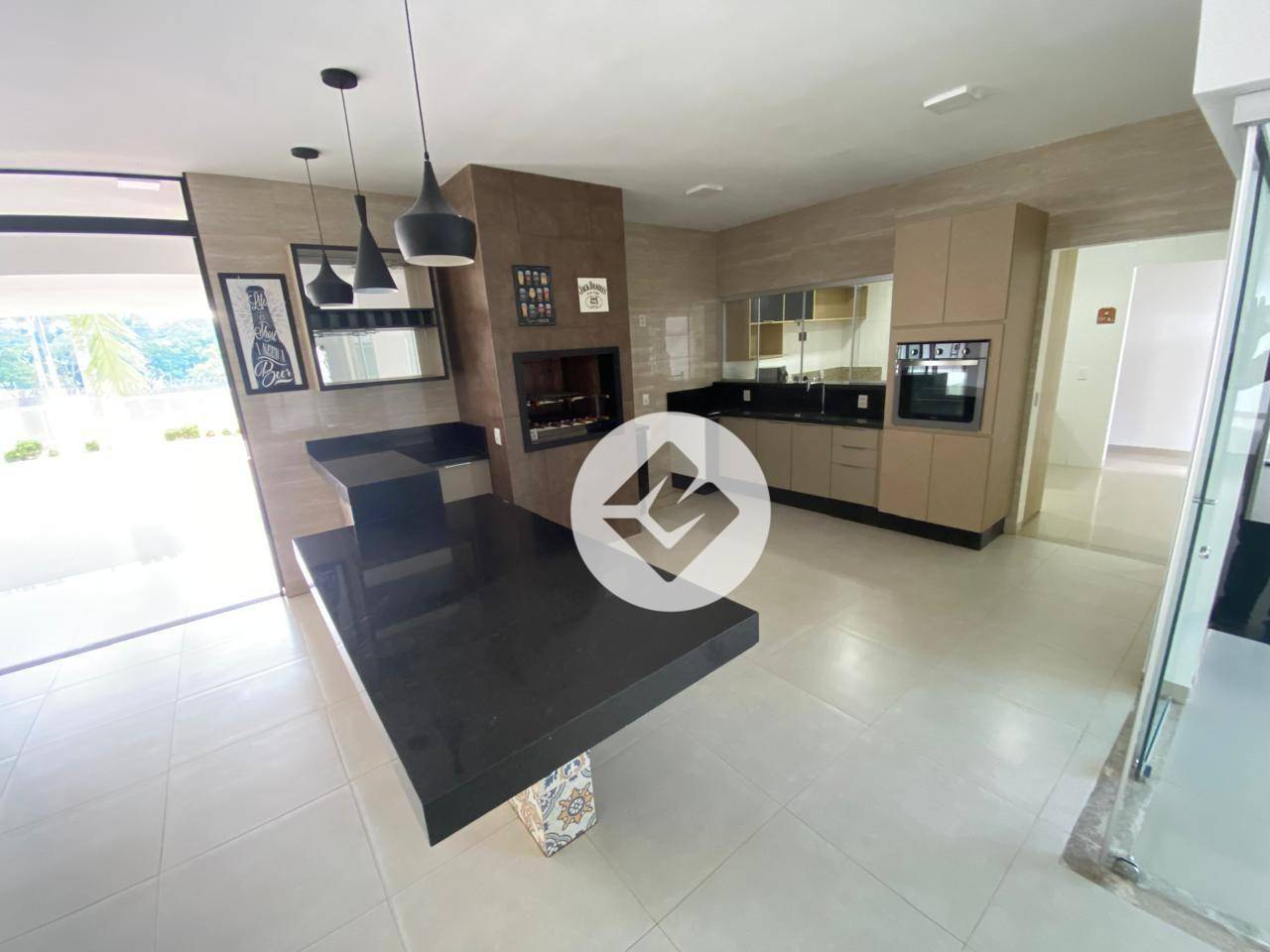 Casa para alugar com 4 quartos, 350m² - Foto 7