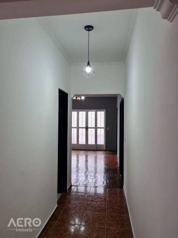 Casa à venda com 4 quartos, 220m² - Foto 7