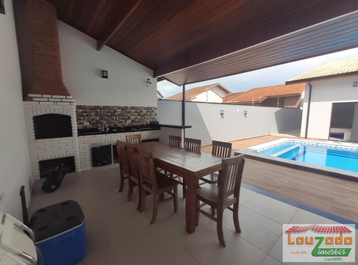 Casa à venda com 3 quartos, 400m² - Foto 1