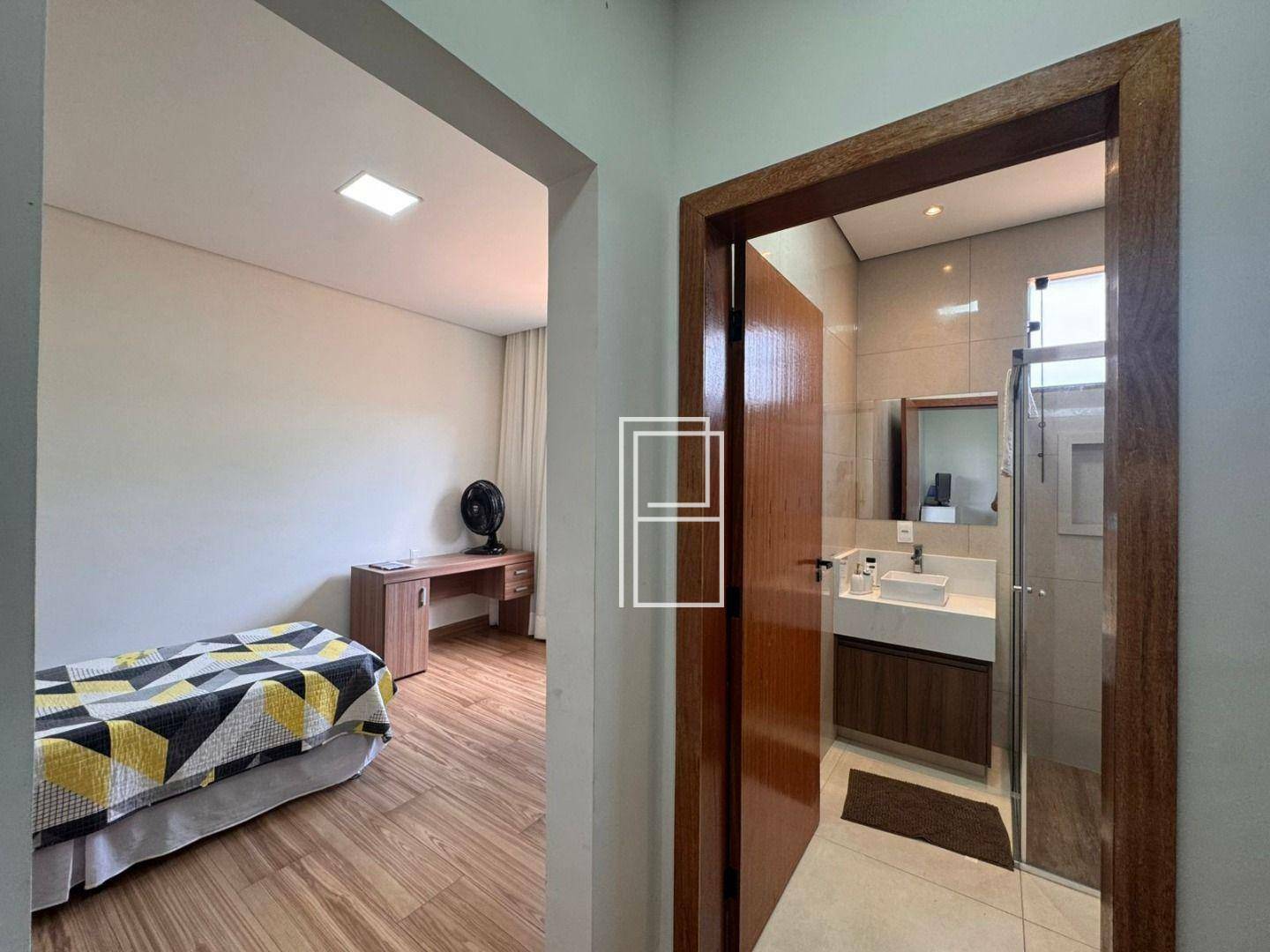 Casa à venda com 4 quartos, 265m² - Foto 18