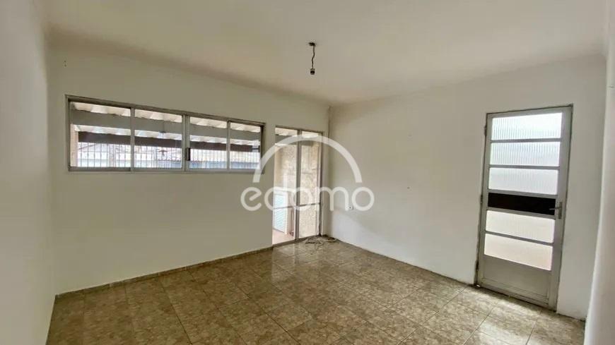 Casa à venda com 2 quartos, 130m² - Foto 2