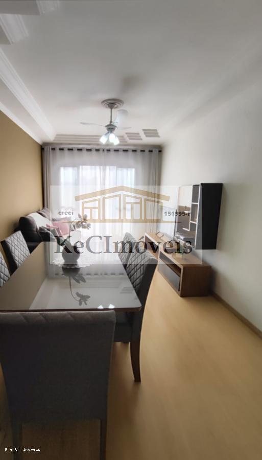 Apartamento à venda com 2 quartos, 72m² - Foto 2