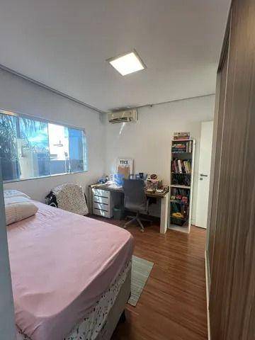 Casa de Condomínio à venda com 4 quartos, 221m² - Foto 12