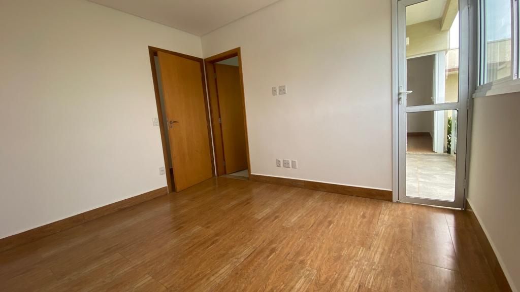 Casa à venda com 3 quartos, 300m² - Foto 18