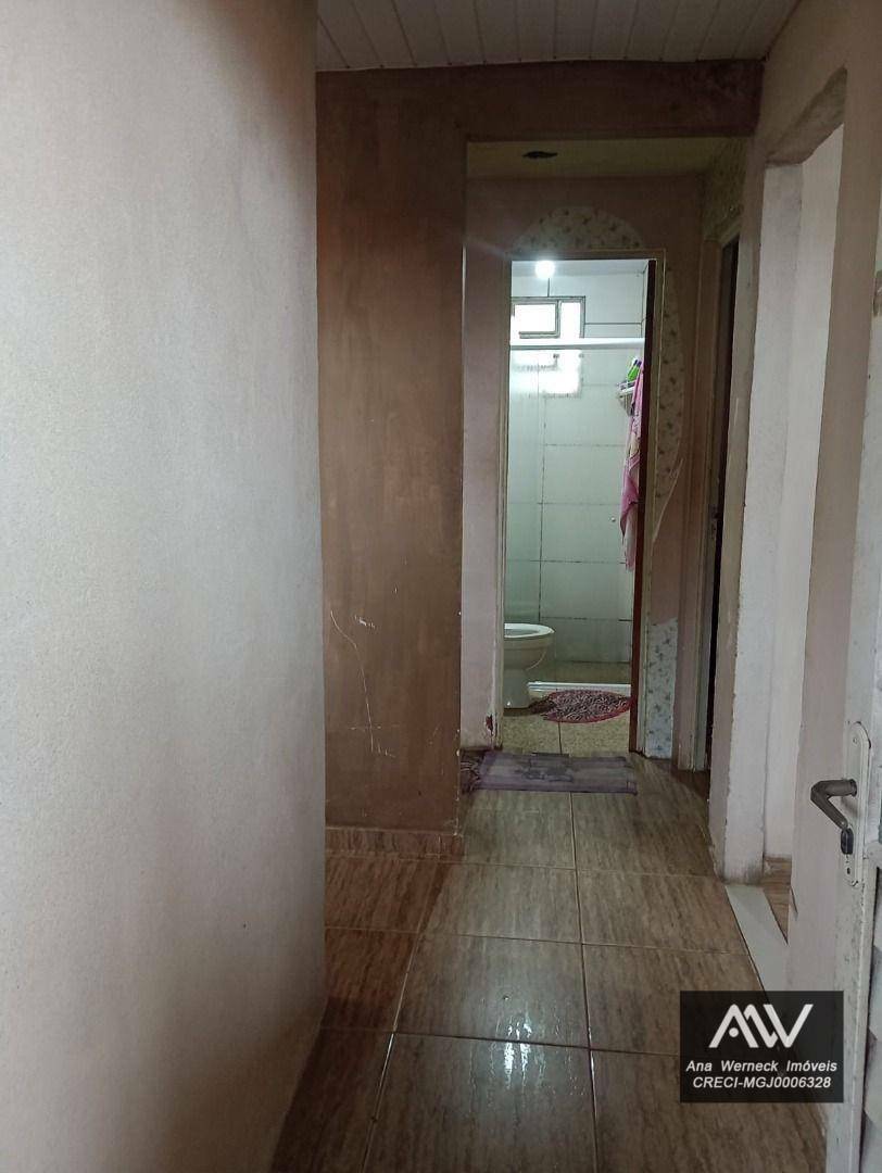 Casa à venda com 3 quartos, 50m² - Foto 2