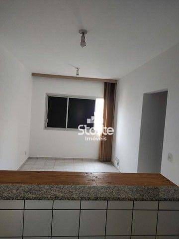 Apartamento à venda com 2 quartos, 58m² - Foto 2