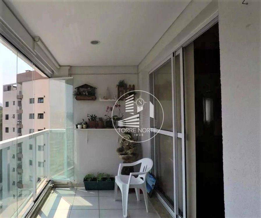 Apartamento à venda com 2 quartos, 72m² - Foto 9