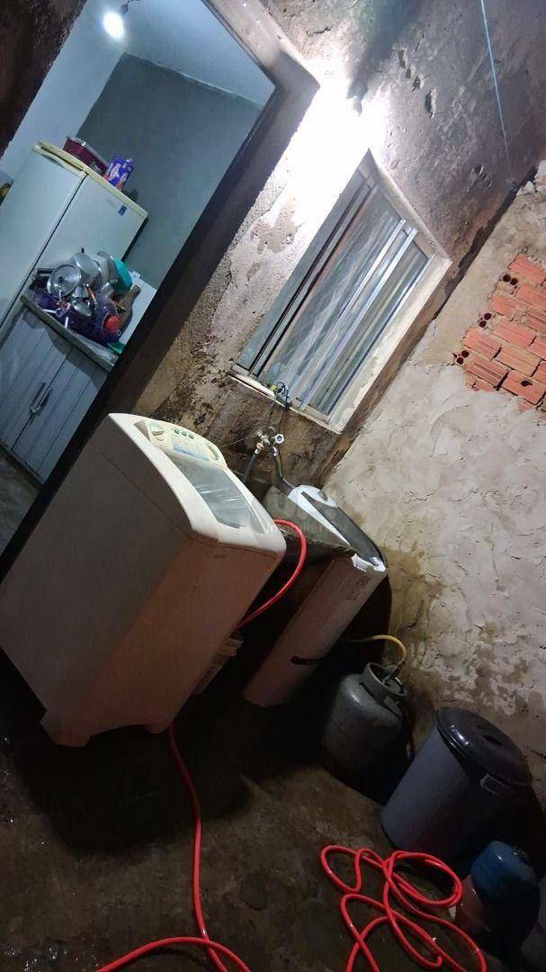 Casa à venda com 2 quartos, 48m² - Foto 5