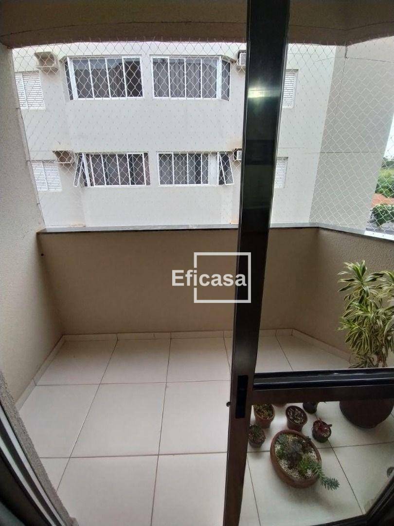 Apartamento à venda com 2 quartos, 70m² - Foto 4