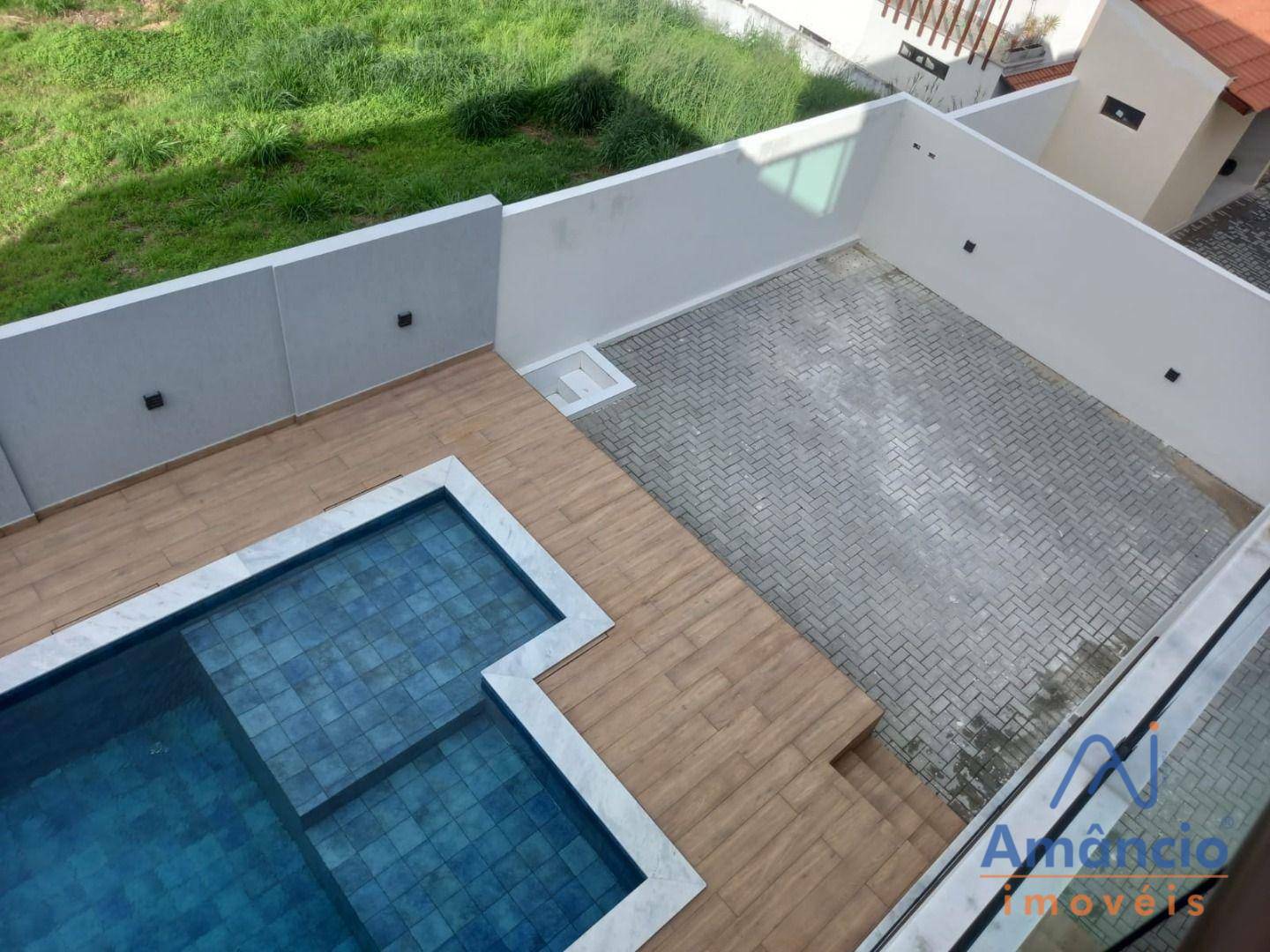 Casa de Condomínio à venda com 4 quartos, 246m² - Foto 4