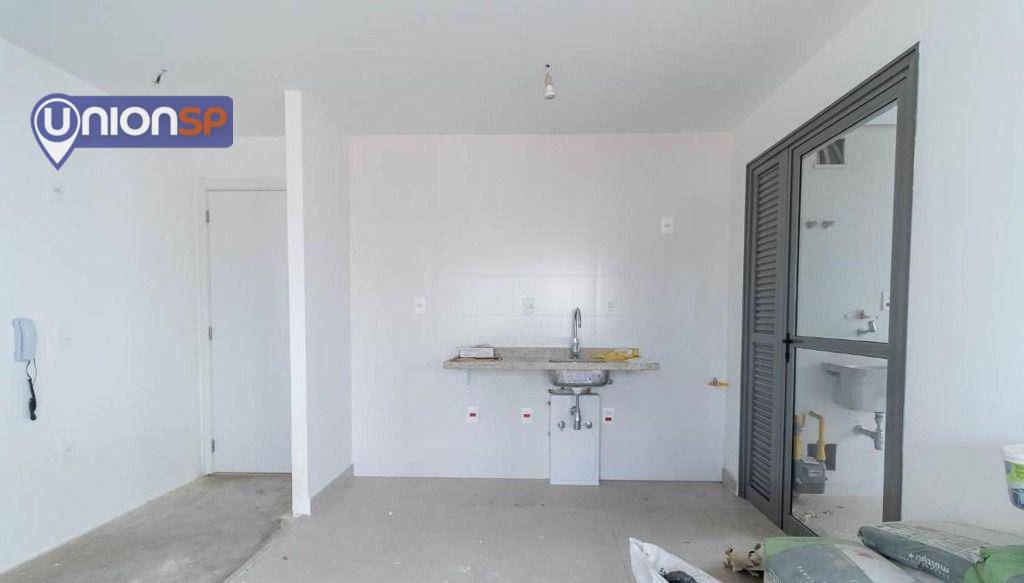 Apartamento à venda com 2 quartos, 70m² - Foto 2