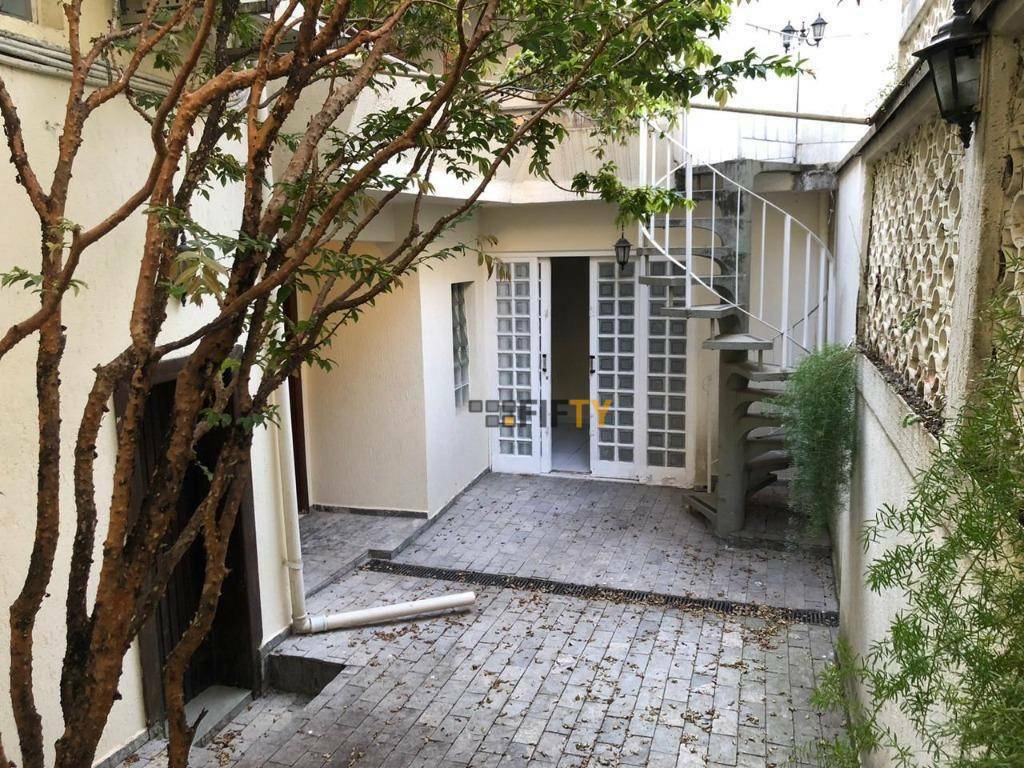 Casa à venda e aluguel com 6 quartos, 200m² - Foto 15