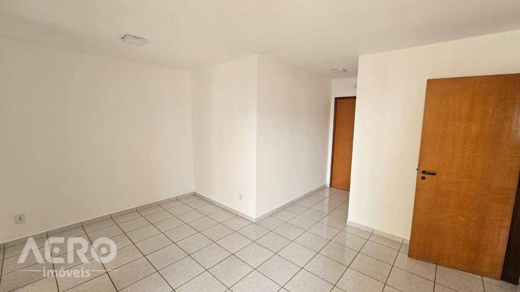 Apartamento para alugar com 3 quartos, 74m² - Foto 4