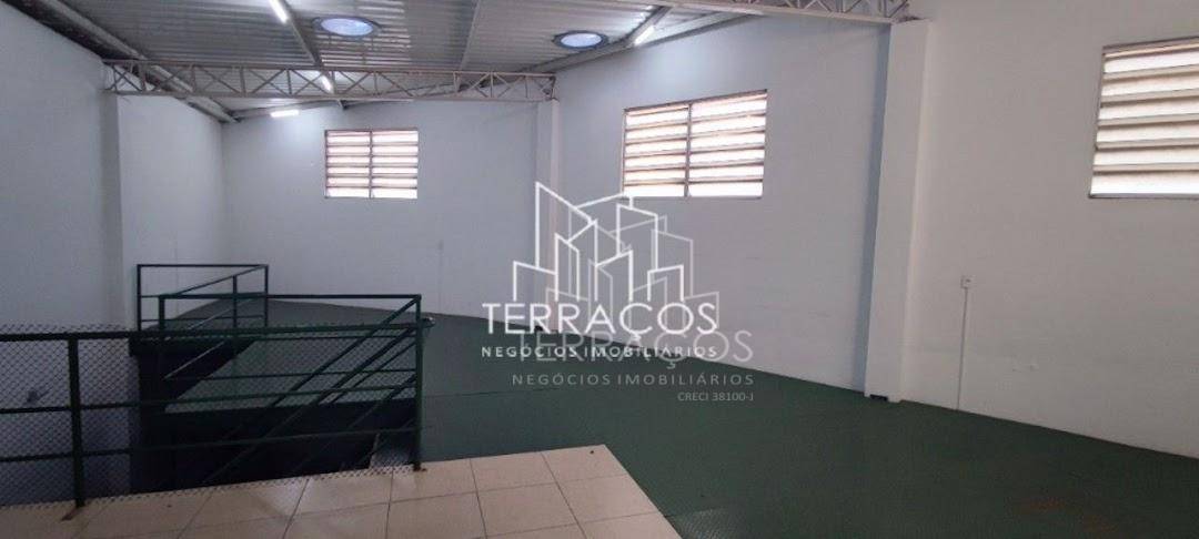 Casa à venda com 2 quartos, 350m² - Foto 14