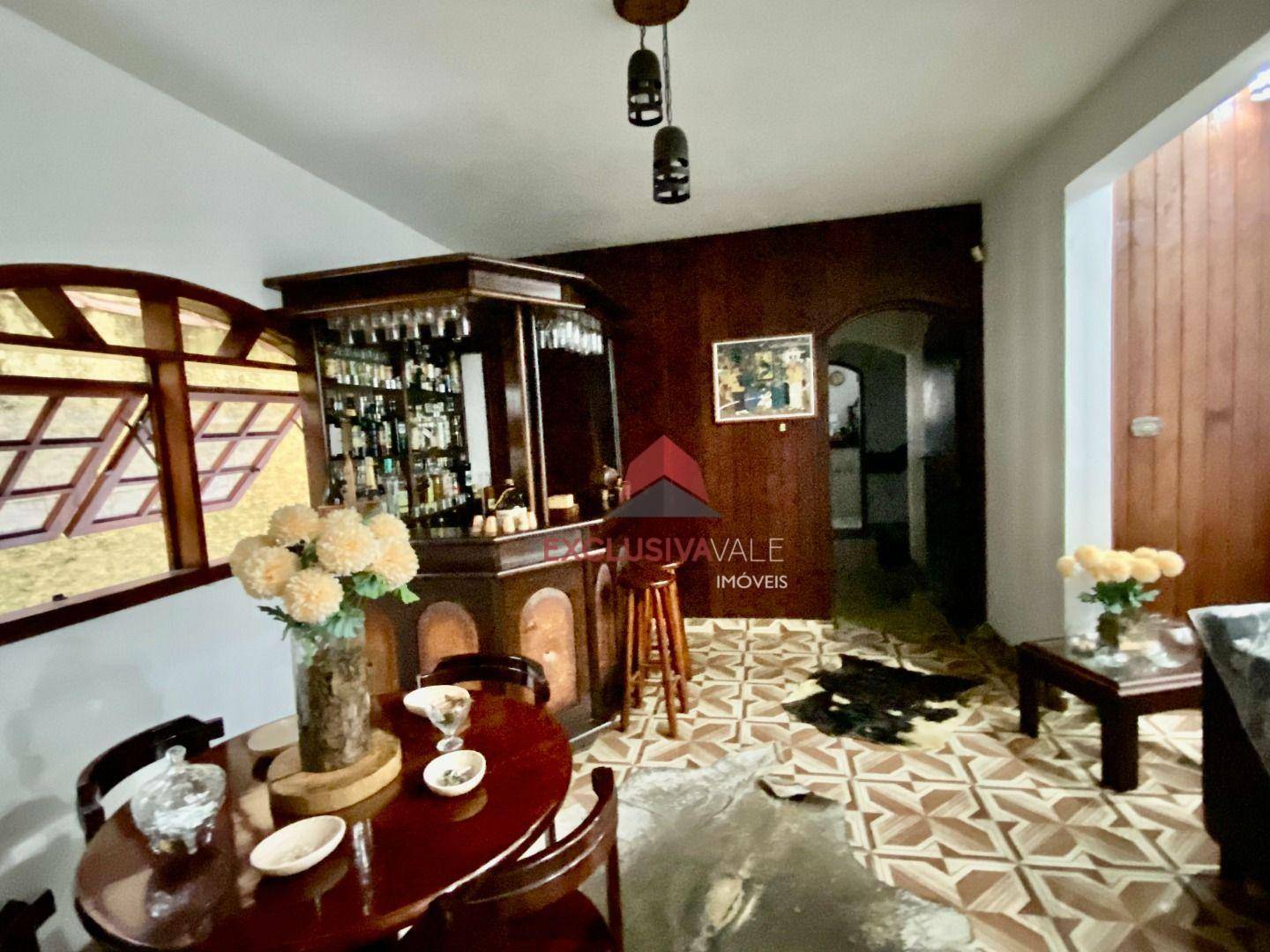 Casa à venda com 4 quartos, 326m² - Foto 2