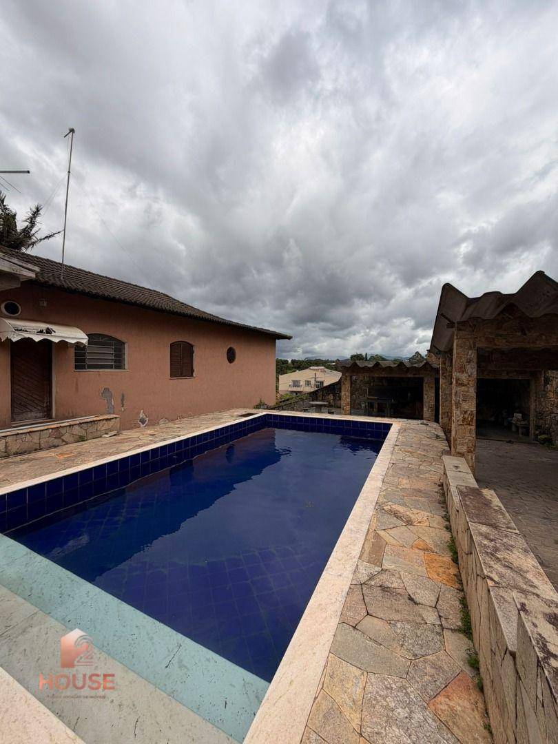 Casa, 3 quartos, 283 m² - Foto 1