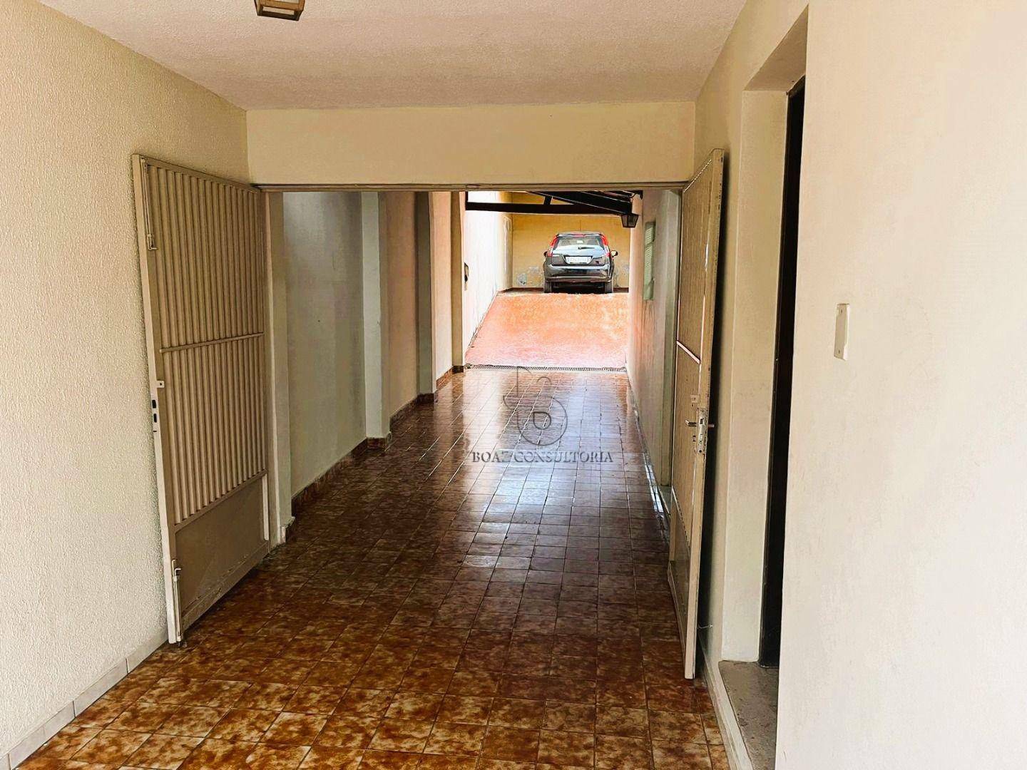 Casa para alugar com 3 quartos, 179m² - Foto 12