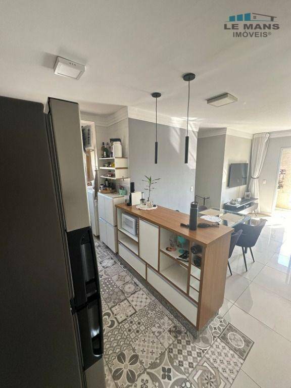 Apartamento à venda com 3 quartos, 68m² - Foto 2