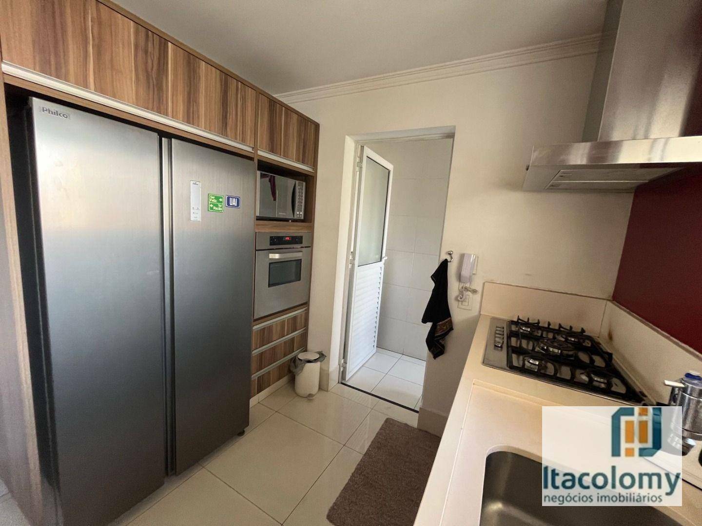 Apartamento para alugar com 3 quartos, 212m² - Foto 14