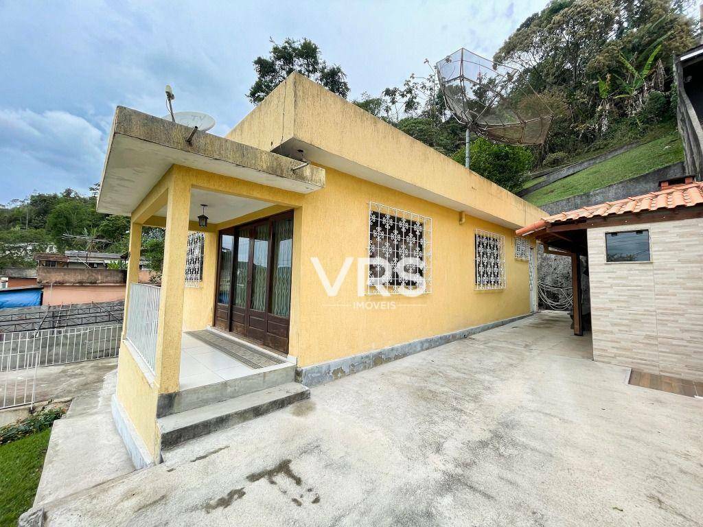 Casa à venda com 2 quartos, 76m² - Foto 1