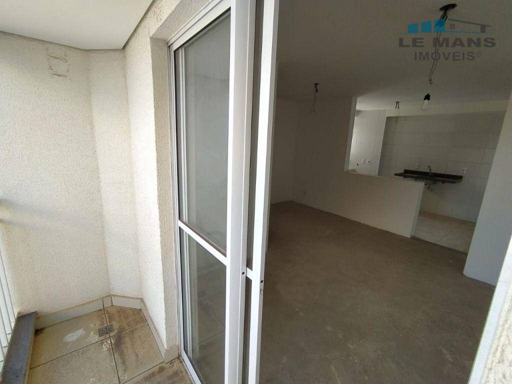 Apartamento à venda com 3 quartos, 75m² - Foto 7